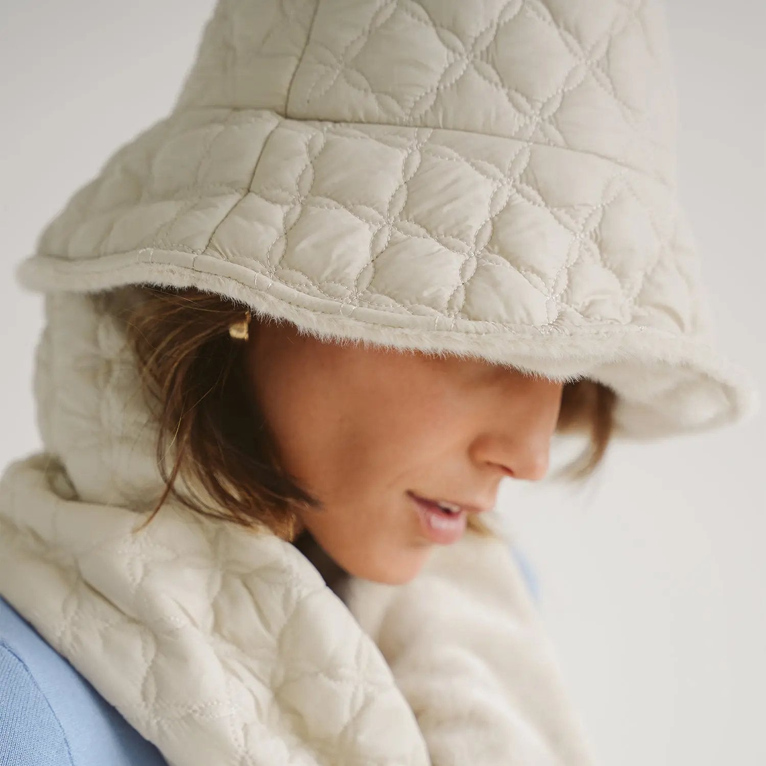 Frosty Bucket & Scarf (Set)